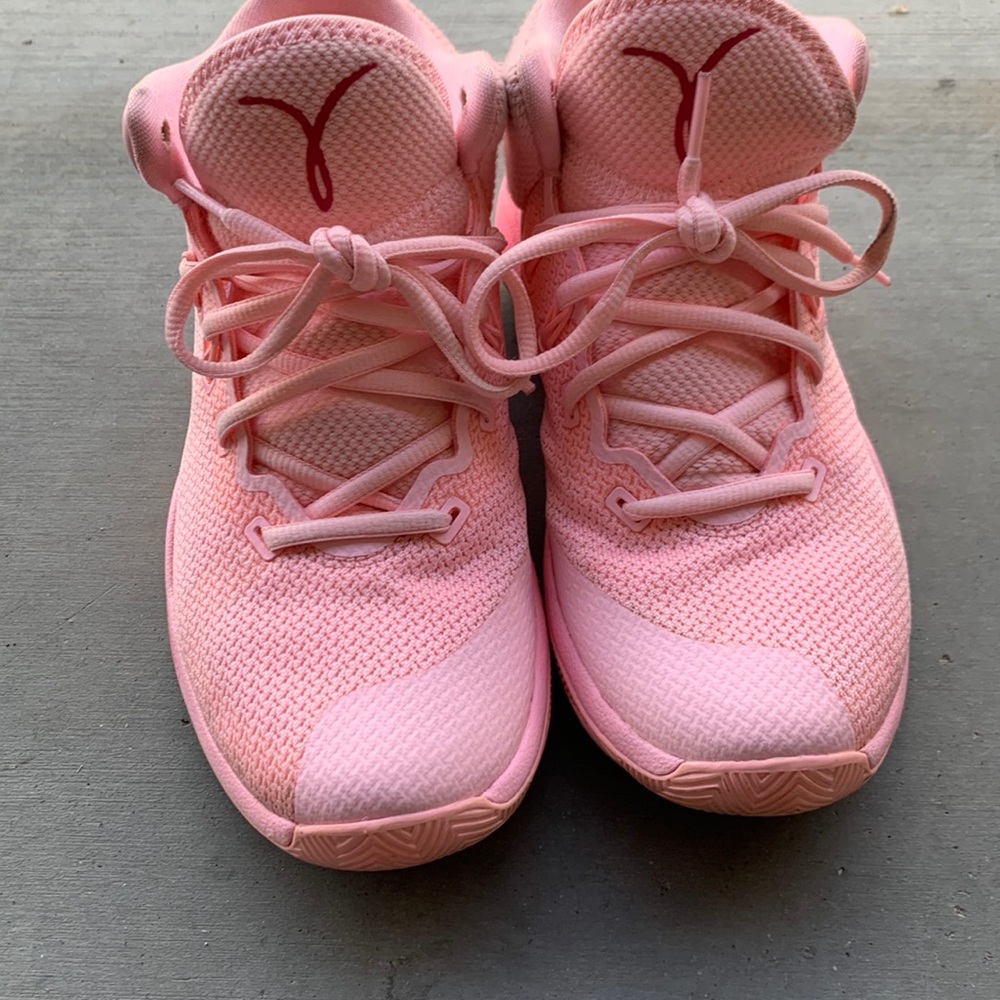 Nike zoom breast cancer edition